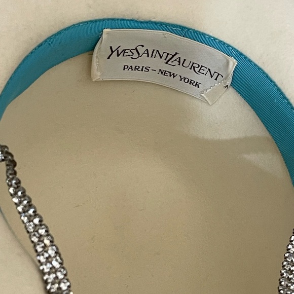 Vintage 1960S YVES SAINT
LAURENT YSL SCULPTED
IVORY FELT FEDORA HAT - Picture 14 of 16